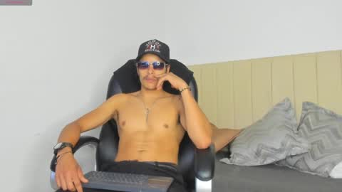tommyhot7 online show from July 29, 7:13 pm