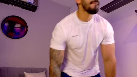 tony muscle1 online show from April 28, 6:56 pm