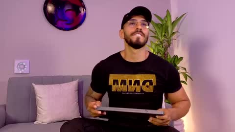 tony muscle1 online show from April 24, 7:27 pm