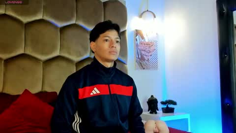 tony_petrov online show from June 7, 1:51 pm