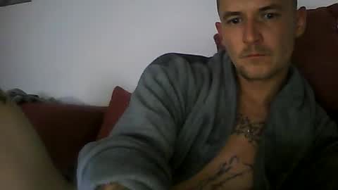 tonystrawberry online show from July 11, 12:01 am