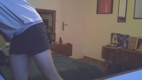 tootsybird69 online show from May 22, 3:11 am