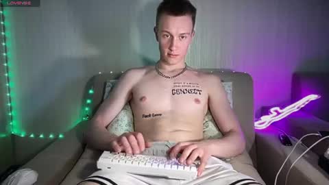 Travis online show from June 21, 9:26 am