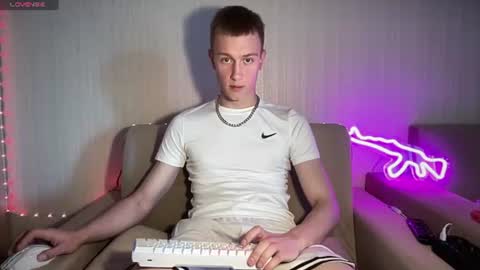 Travis online show from June 18, 8:59 am