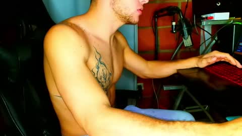 TRAVIS. online show from May 9, 3:40 am
