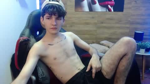 trevor_mob online show from May 7, 4:40 pm