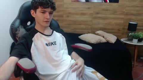 trevor_mob online show from May 8, 8:31 pm