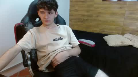 trevor_mob online show from May 12, 9:34 pm