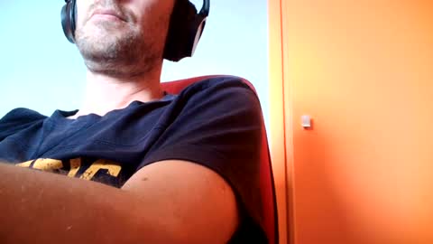 truble_again online show from July 22, 10:40 am