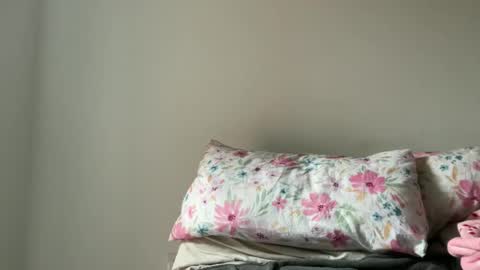 Tuhands online show from May 7, 9:31 am