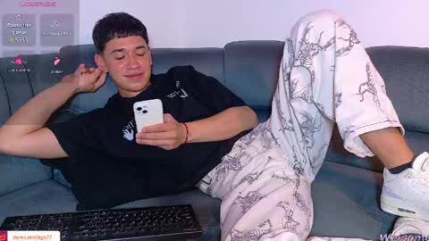 Mr Daren online show from May 9, 6:53 pm