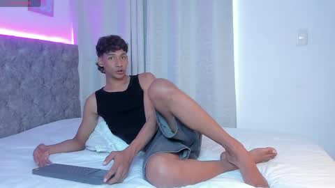 twinksboys_23 online show from May 4, 4:20 pm