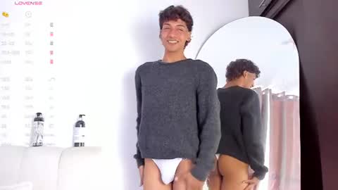 twinksboys_23 online show from July 22, 1:58 pm