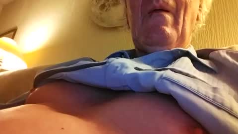 Leslie online show from July 25, 11:01 pm