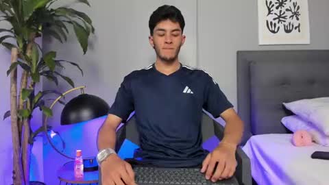 Tyler Fox online show from June 11, 9:57 pm