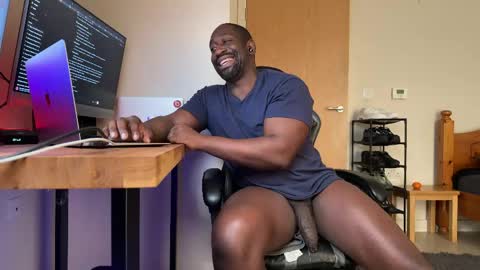 UKchocolate- FREE OFlinks in bio - online show from May 28, 8:34 am