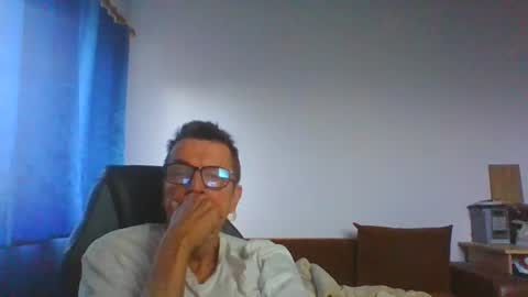ulmeni4 online show from June 16, 3:31 am