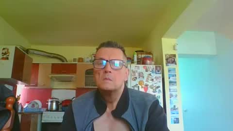 ulmeni7 online show from May 10, 12:06 pm