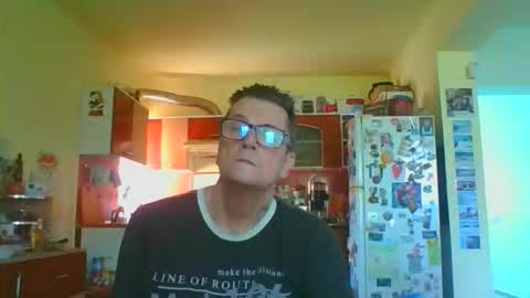 ulmeni7 online show from June 10, 7:10 am