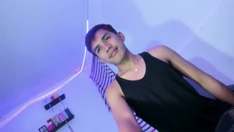 ur_shan21 online show from May 19, 5:24 am