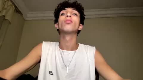 urfavtwinkx21 online show from July 13, 8:22 pm