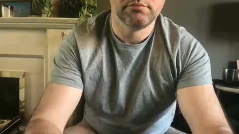 Hung Daddy online show from May 8, 10:05 am