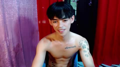 urhunky_boy online show from May 25, 3:35 am