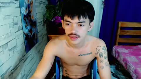 urhunky_boy online show from July 1, 11:59 pm