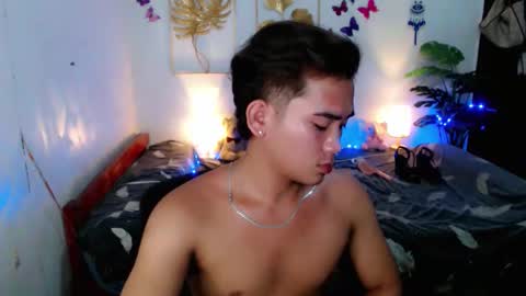 urpinoy_cummer online show from May 10, 1:45 pm