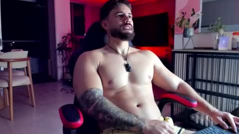 valenthinoking online show from August 2, 12:10 am