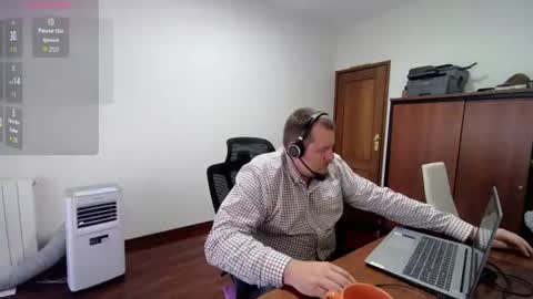 Vanifer online show from July 15, 3:08 pm
