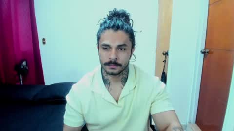vanvelckan_ online show from July 21, 2:02 am