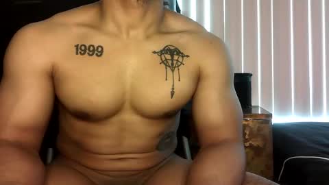 Vegas Love online show from May 8, 10:10 pm