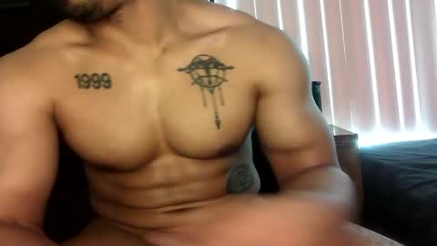 Vegas Love online show from May 6, 9:15 pm