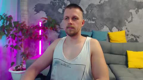 vikingchrisss online show from May 17, 10:44 am