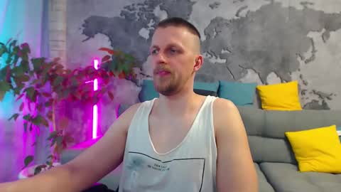 vikingchrisss online show from May 15, 10:01 am