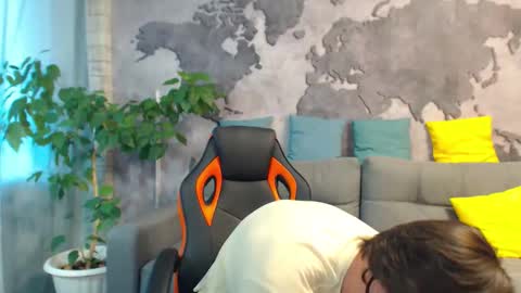 vikingchrisss online show from April 29, 9:03 am