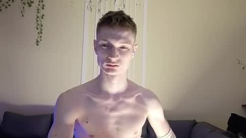 Max online show from May 24, 4:13 pm