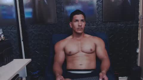 Viktor Herrera online show from May 2, 8:44 pm