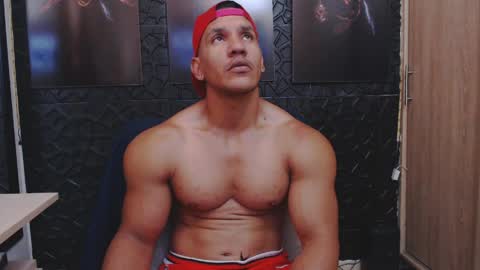 Viktor Herrera online show from May 18, 12:11 pm