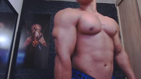 Viktor Herrera online show from May 15, 4:42 am