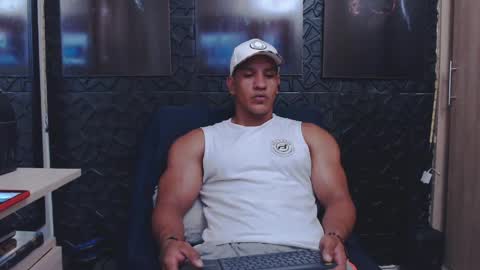 Viktor Herrera online show from April 29, 1:16 pm