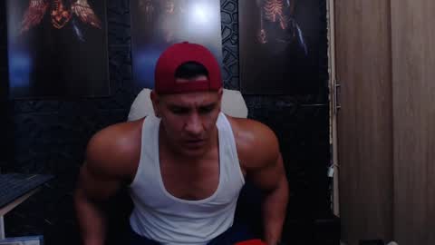 Viktor Herrera online show from June 6, 3:23 am