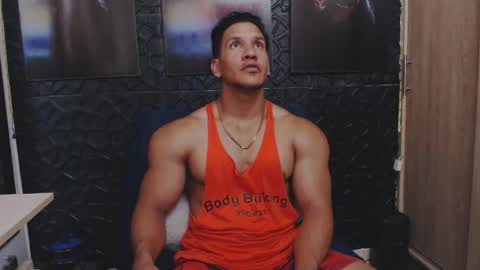 Viktor Herrera online show from May 6, 7:03 pm