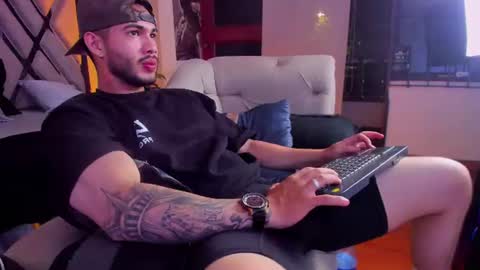Vincent online show from June 11, 2:00 am