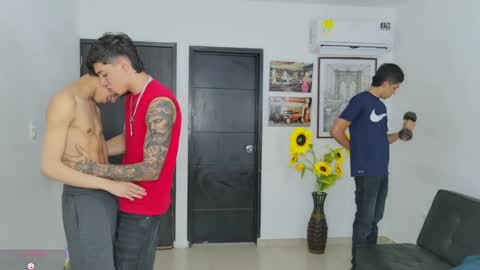 voyeurism_guys online show from May 13, 11:13 pm