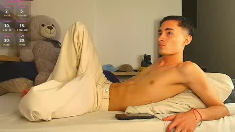 wal jones online show from May 12, 11:02 pm