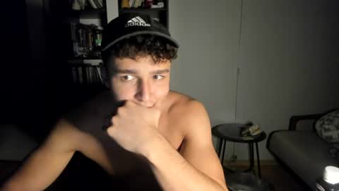 wee_willy_winky online show from June 26, 12:36 am