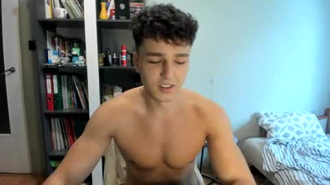 wee_willy_winky online show from June 11, 1:53 pm