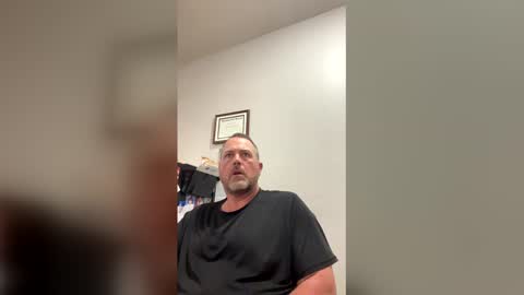 wes40960 online show from May 5, 11:49 pm